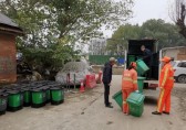 馬池墩社區(qū)更換分類垃圾桶，助力文明城市創(chuàng)建
