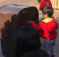 上海垃圾桶开口说话谈环保，科技推动社会进步