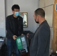 南长山街道发放分类垃圾桶，引领垃圾分类新风尚